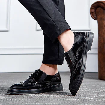 Moda za moške čevlji priložnostne usnje moški 2019 nove klasične trdna rjavo črne čipke za čevlje človek stranka brogue obutev za moške, vroče prodaje