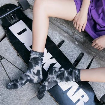 Vroče moda bombaža moške in ženske nogavice, Pisane Psihedelični Grafiti Kravato barvanje smešno Skateboard srčkan Harajuku Hiphop cev nogavice - 